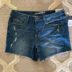 Universal Thread Target Mid Rise Boyfriend Shorts women 12 Denim 5” inseam